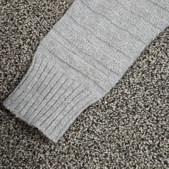 Gray Longsleeve Shirt - Picture 4 of 6